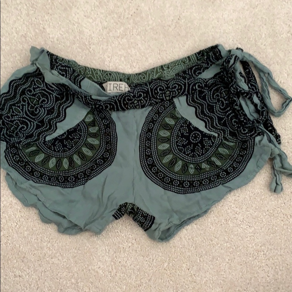 Boho flowy shorts